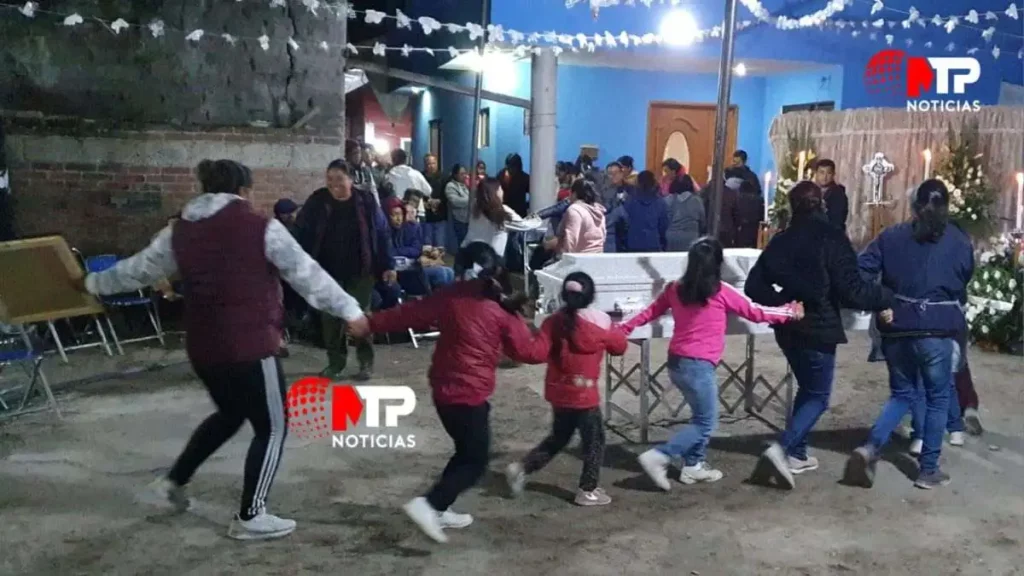 ¿Sabías que en Cholula, Puebla, bailan a los muertos si no se casaron en vida? (VIDEO)