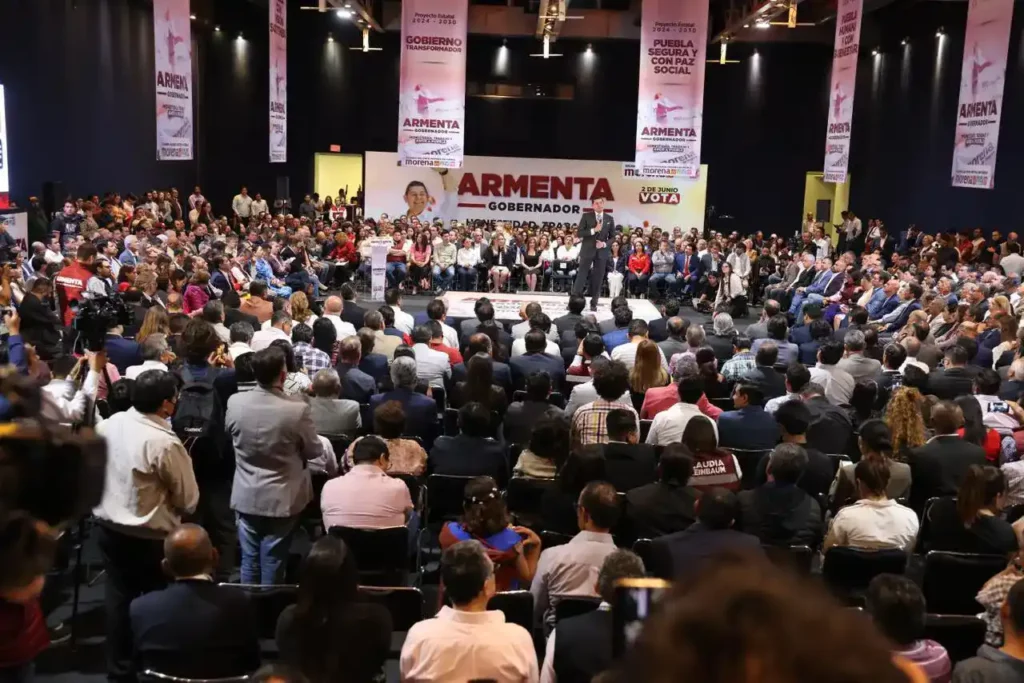 Armenta se reúne con poblanos