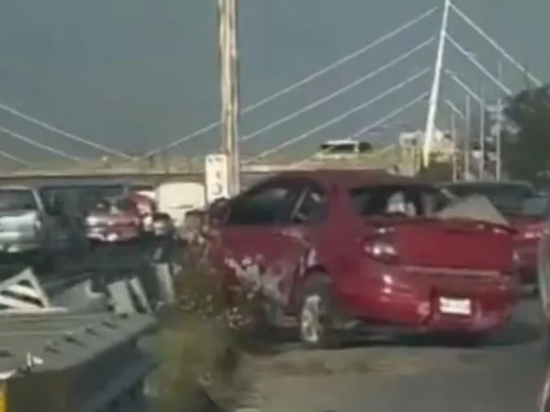 Mañana de accidentes en Periférico, Puebla: choques dejan un lesionado grave