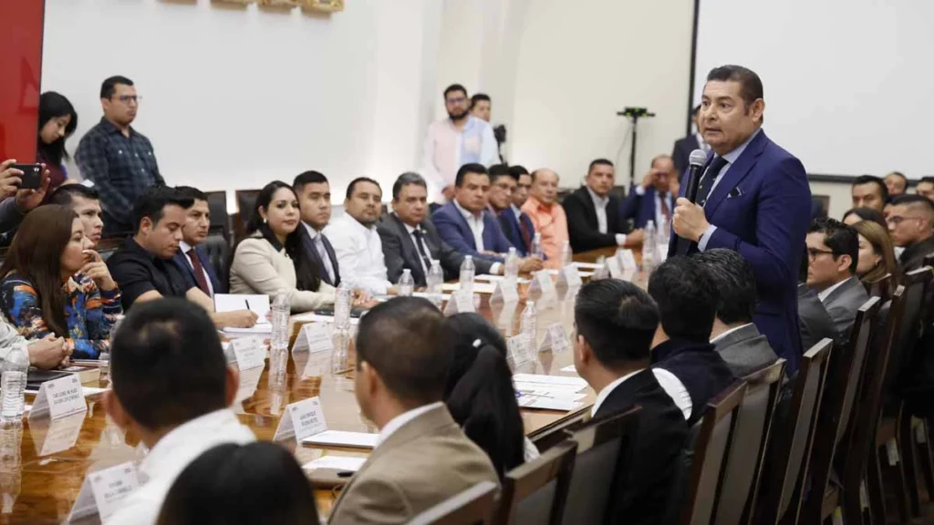 Armenta ya trabaja en estrategia de seguridad con 22 municipios en Puebla