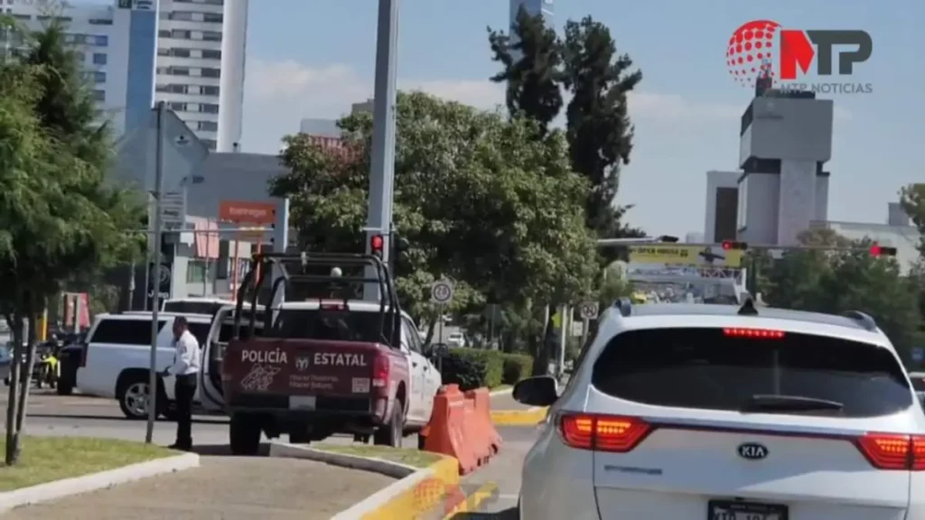 ¡Atención, automovilistas! Cierran el retorno frente a La Vista, en Vía Atlixcáyotl