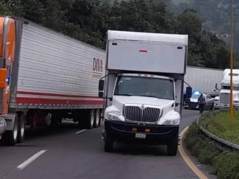 Declaran ‘emergencia técnica’ por derrumbe en la Puebla-Orizaba: ¿hasta cuándo abrirán?