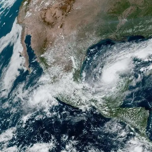 Vista vía satelital del huracán 'Milton' acercándose a la Península de Yucatán.