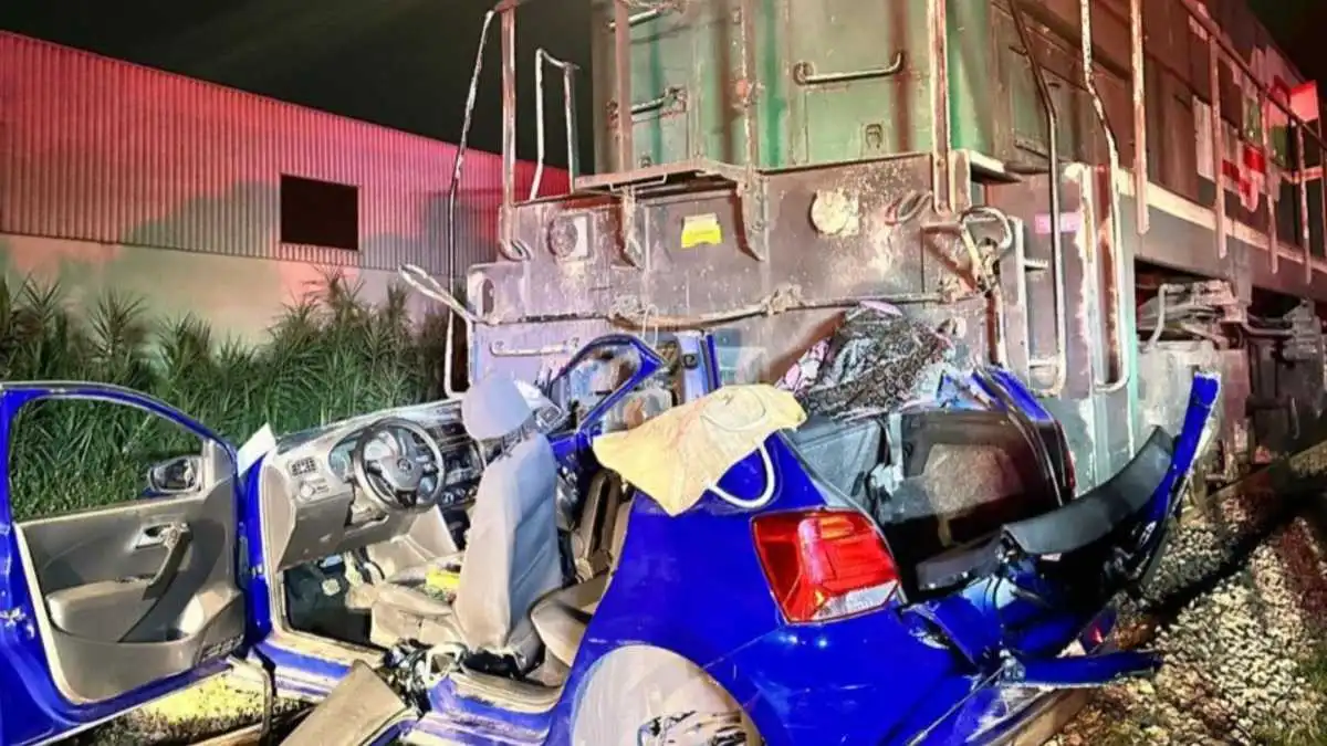 Mueren dos mujeres arrastradas por tren, quedaron atrapadas en rodada de bikers en Puebla