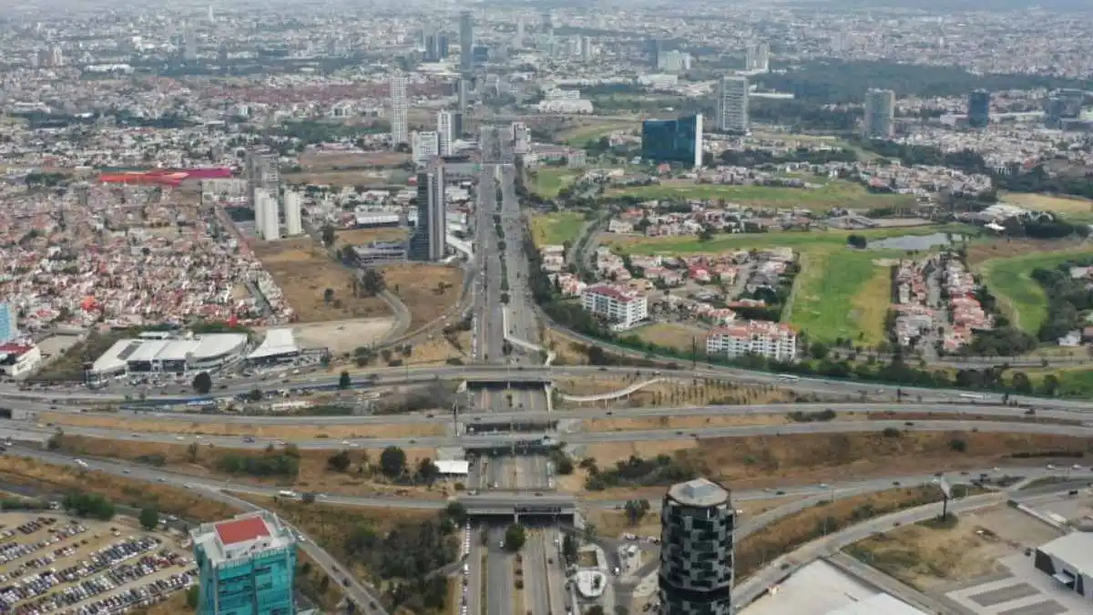 Obras del distribuidor vial en Atlixcáyotl y Periférico llevan más del 50 %: Sergio Salomón