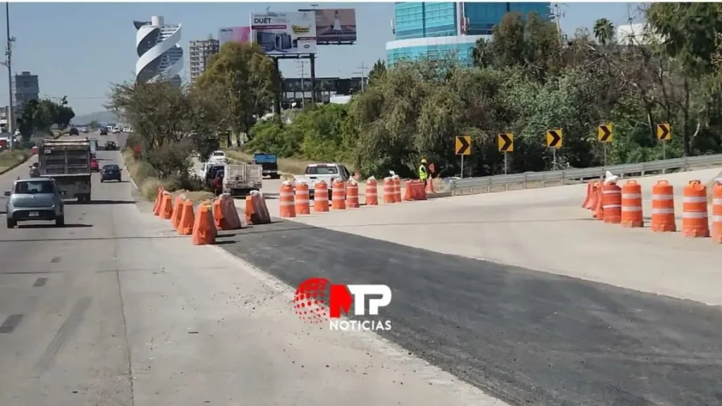 ¡Atención, automovilistas! Ya hay paso en esta parte del distribuidor vial Periférico y Atlixcáyotl