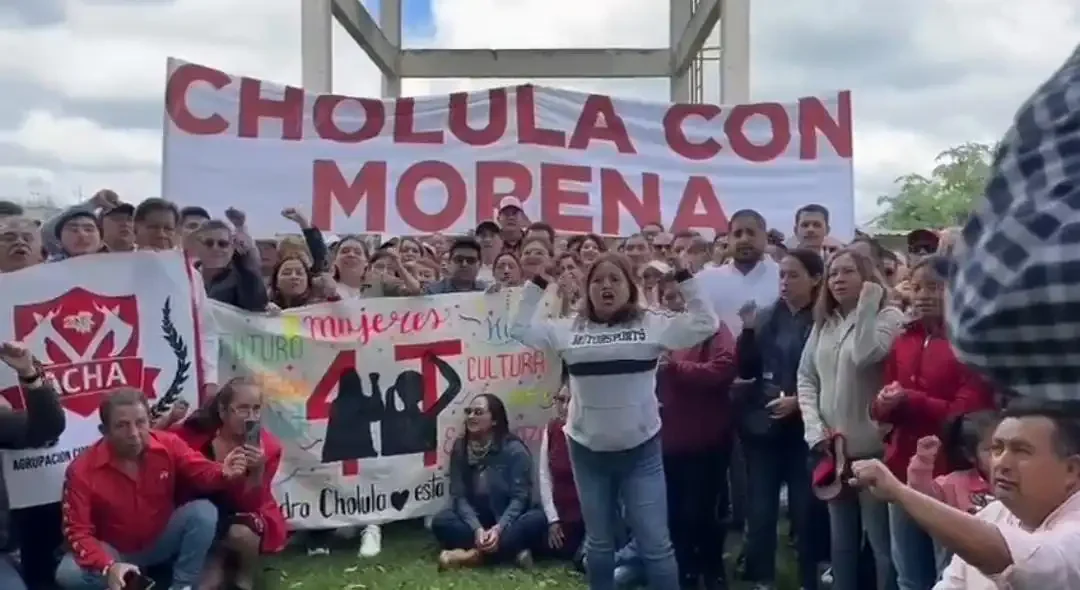 13 autobuses con cholultecas viajan a la toma de protesta