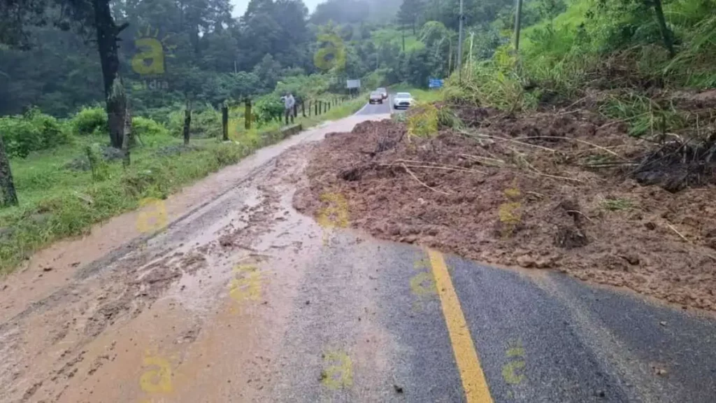 Cierran parcialmente estas carreteras en Puebla por deslaves tras lluvias