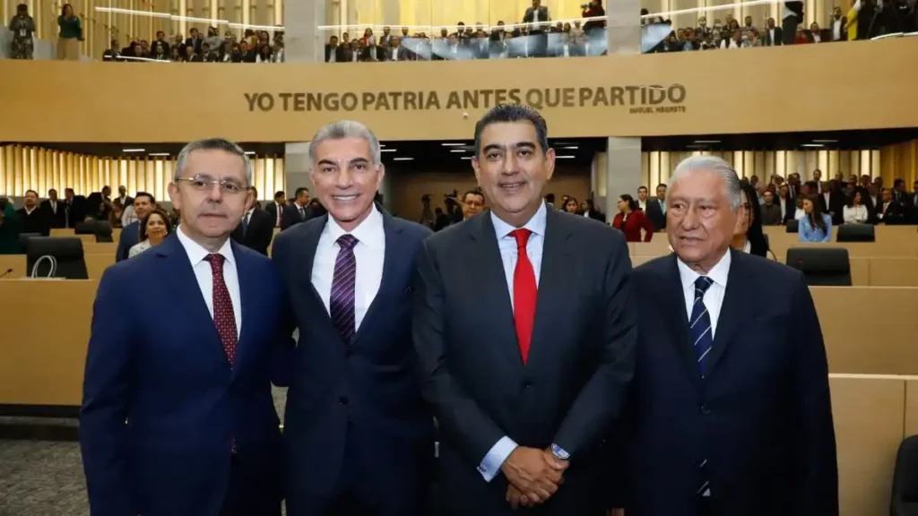 “Antes Puebla que partido” llama Sergio Salomón al inaugurar nuevo Congreso