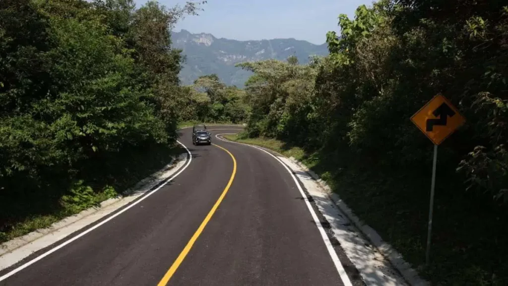 Intensifica Sergio Salomón inauguración de obras, visita nueve municipios