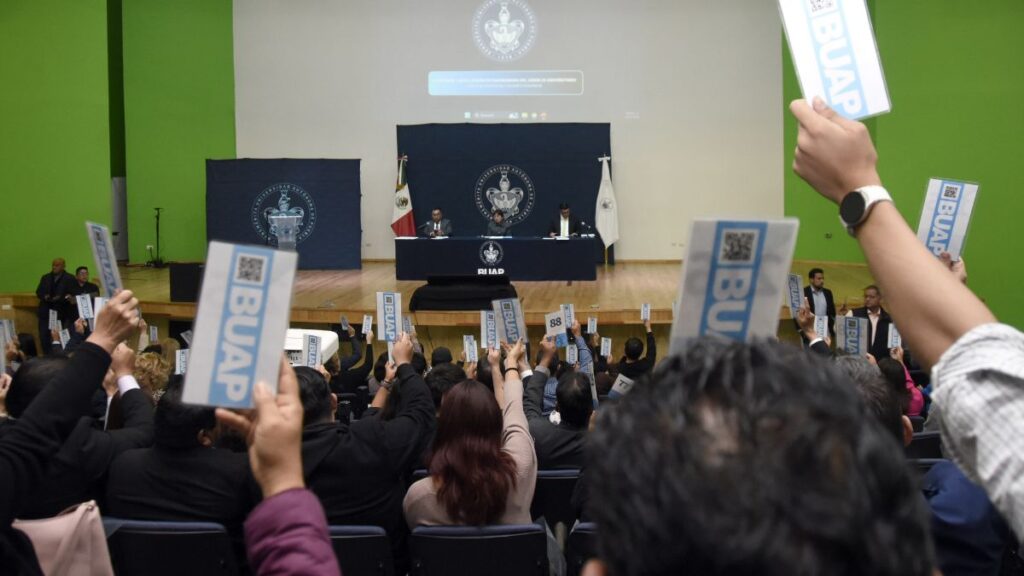 Consejo BUAP avala programas académicos y Tercer Informe de rectora Cedillo