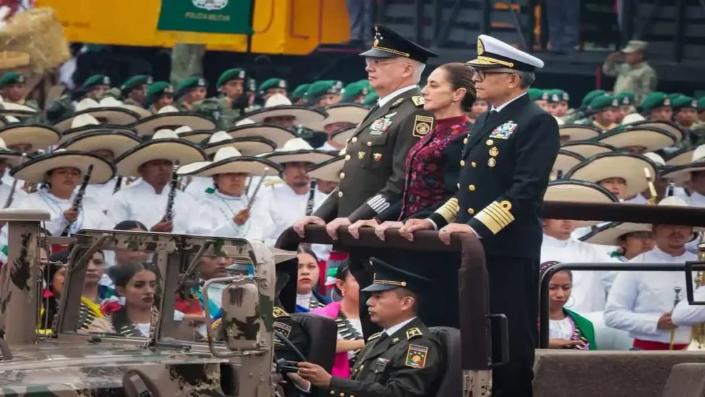 Claudia Sheinbaum en desfile conmemorativo a la Revolución Mexicana 