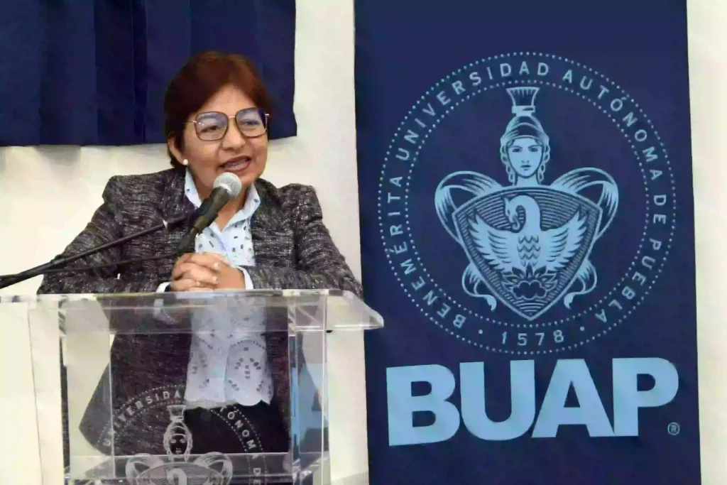 Lilia Cedillo celebra logros del Hospital Universitario de Puebla