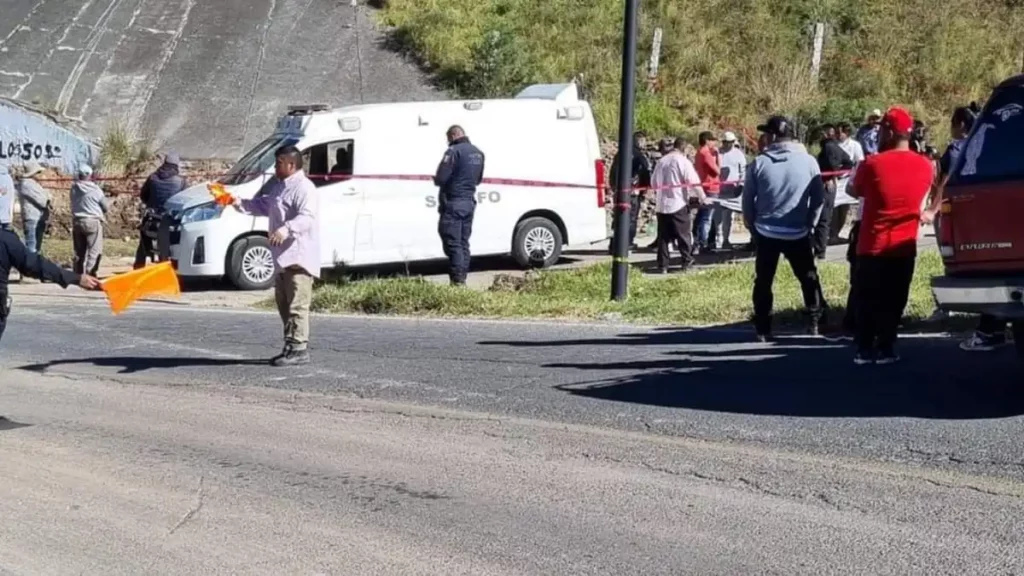 Obras sepultan a trabajadores en Sanctórum, Tlaxcala, hay un muerto