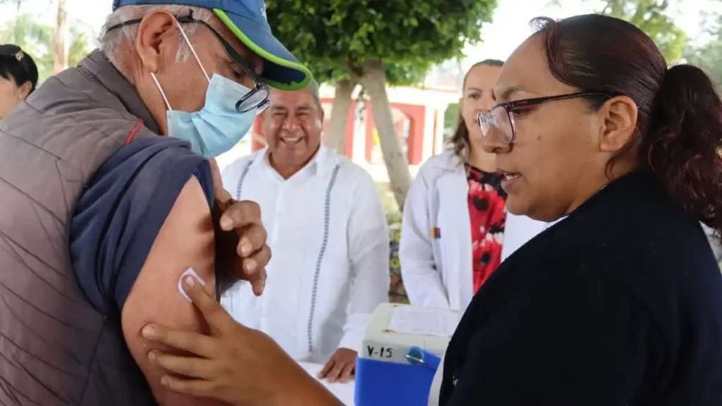 Severiano de la Rosa realiza con éxito 'Primera Jornada de Salud en Amozoc'