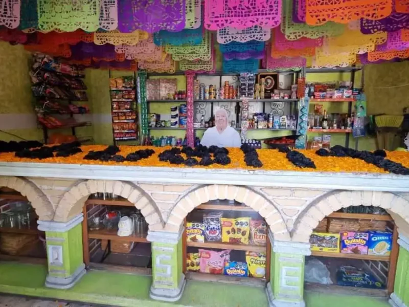 Primera ofrenda en San Andrés Cholula: recrean tiendita a doña Jose, así reciben a sus muertos (FOTOS)