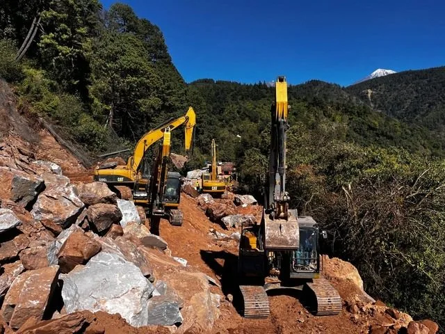 Cumple un mes cerrada la Puebla-Orizaba: requieren de 24 mil camiones para limpiar derrumbe