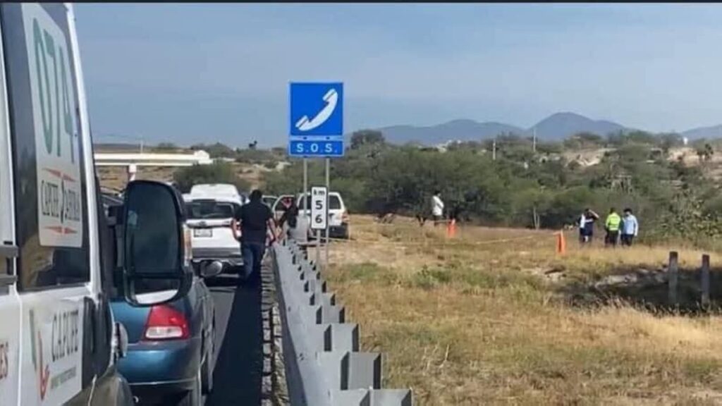 Abandonan cadáver en una camioneta en la Cuacnopalan-Oaxaca