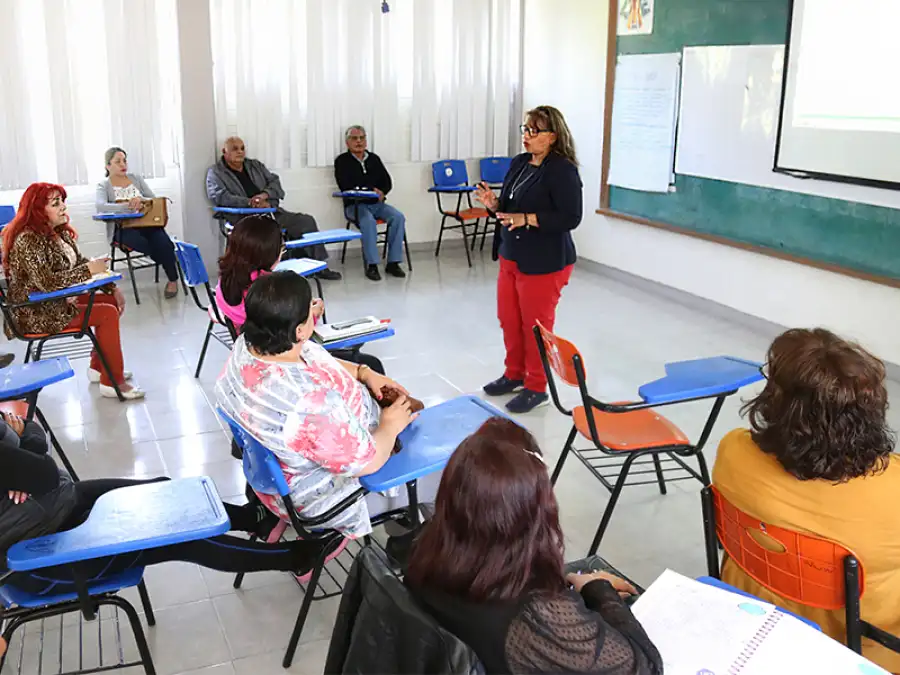 ¿A favor o no de eliminar los viernes de Consejo Técnico?, se empieza a discutir