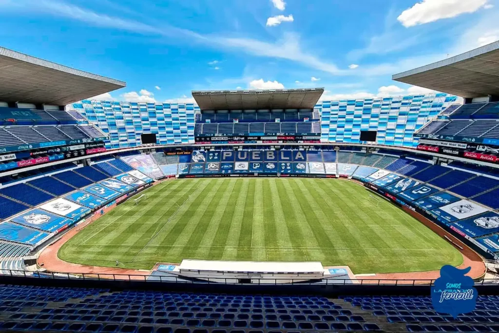 El estadio Cuauhtémoc fue sede de la final del Club Puebla vs León en 1992.