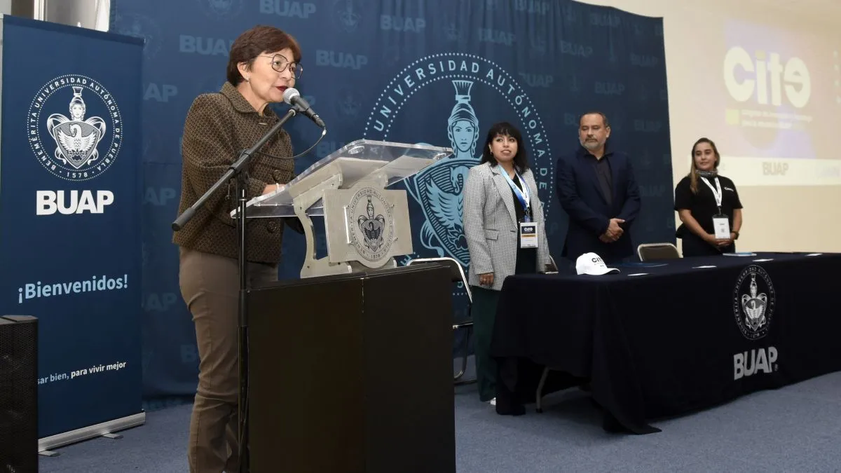 Rectora de la BUAP capacita a docentes para uso de Inteligencia Artificial