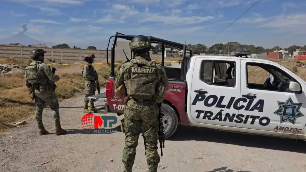 Abandonan auto con cadáver de una mujer en Amozoc