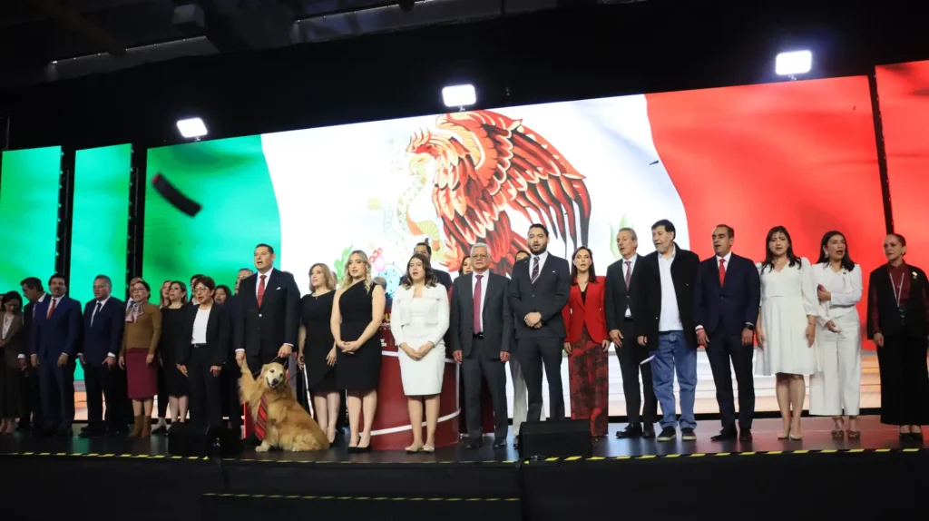 Secretarios de gabinete de Armenta toman protesta.