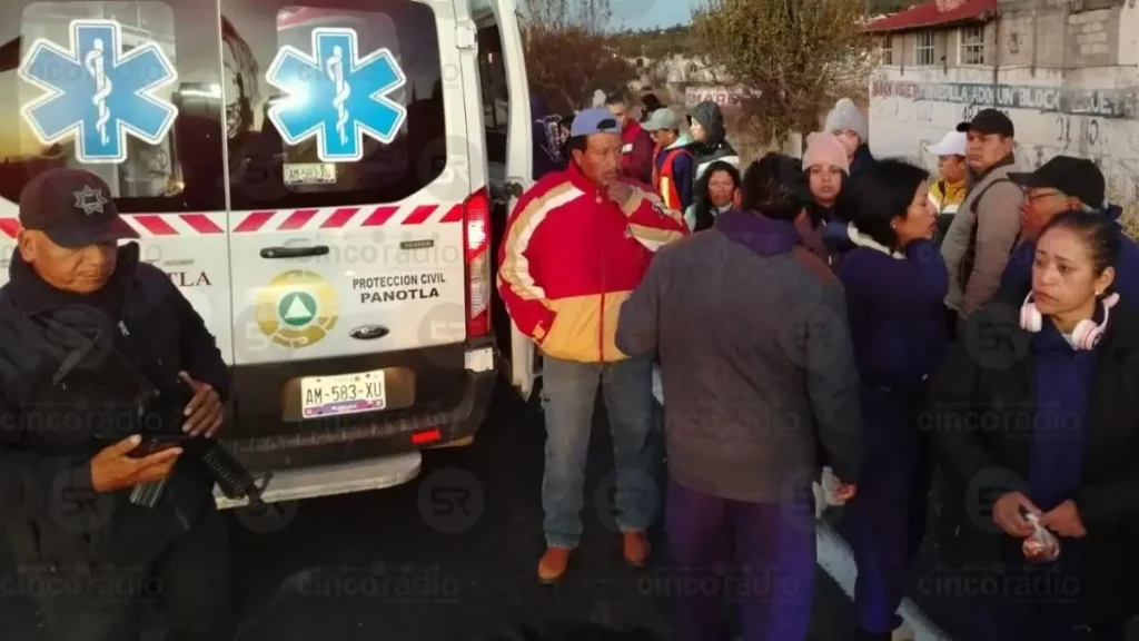 Chofer de camión de carga atropella a peregrinos en la Tlaxcala-Texmelucan, intenta huir