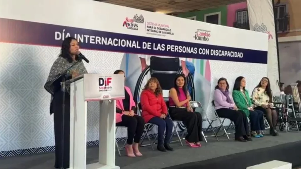 Lupita Cuautle entrega 50 aparatos ortopédicos a personas con discapacidad