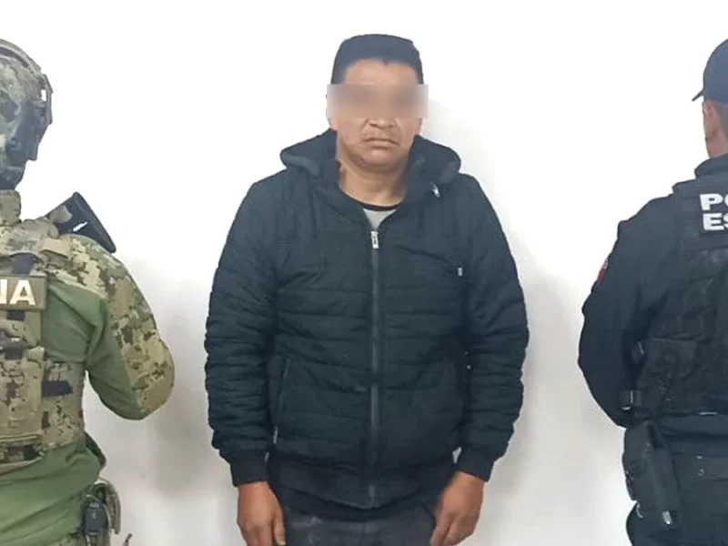 Policías estatales y marinos detienen a Yoni con mil litros de huachicol en Huauchinango