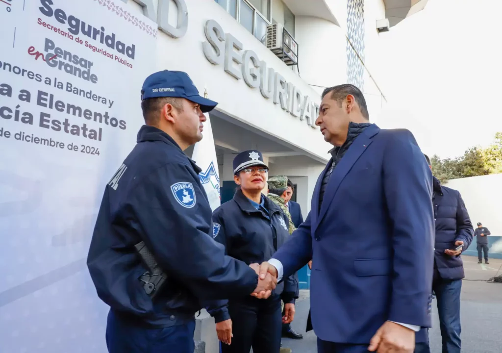 La seguridad es primordial: Armenta a policías en pase de lista