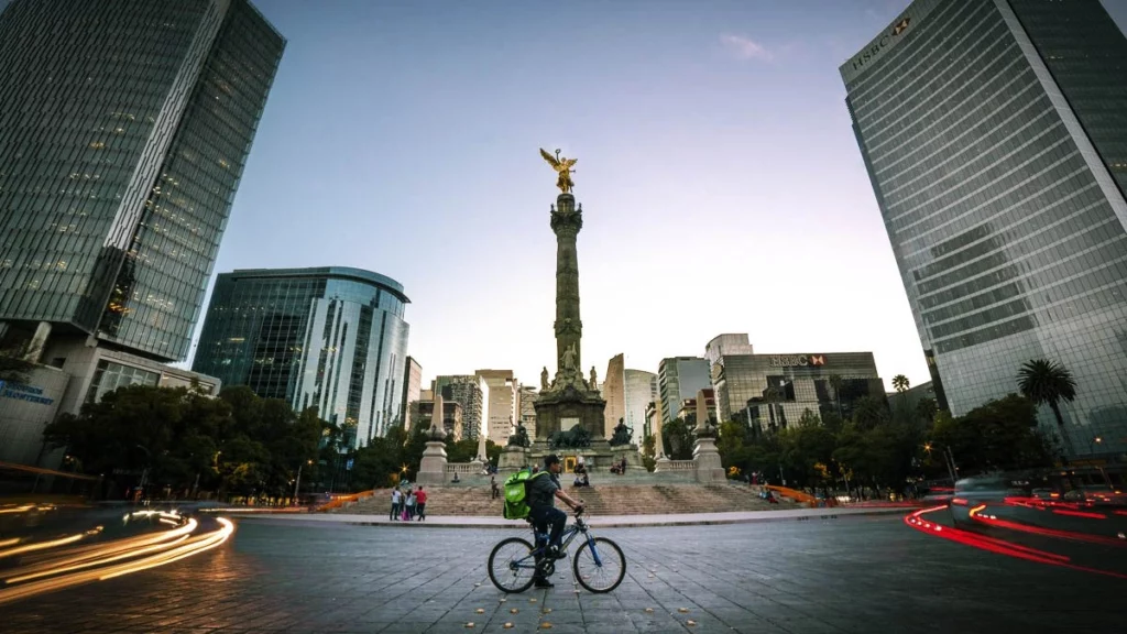 ¿Cuánto cuesta viajar desde Puebla al Monumento a la Independencia?