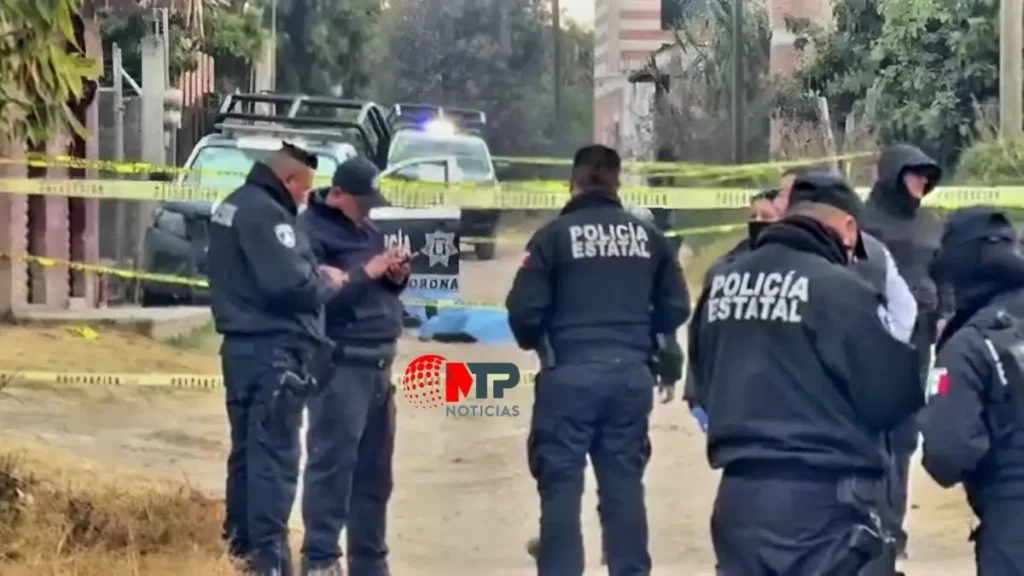 Mueren polícía y delicuente durante balacera en Coronango