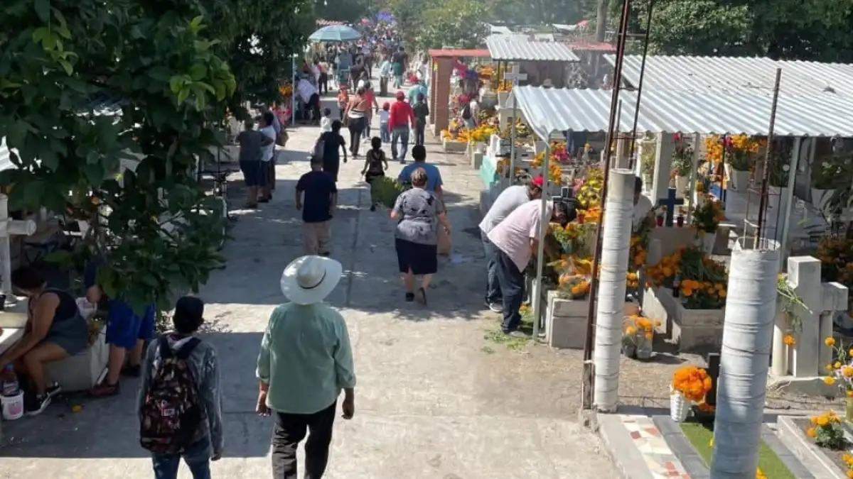 Tres muertos deja ataque armado en pleno entierro en panteón de Chietla