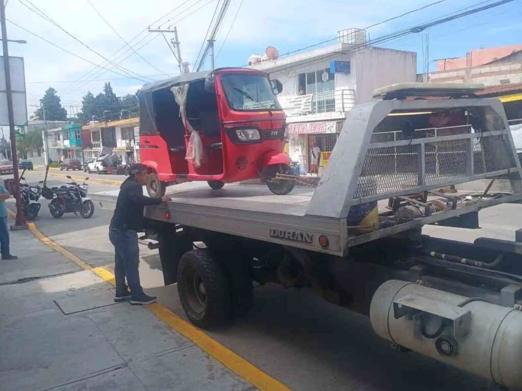 Decomisan mototaxis en Cuautlancingo, tras reporte de venta de drogas