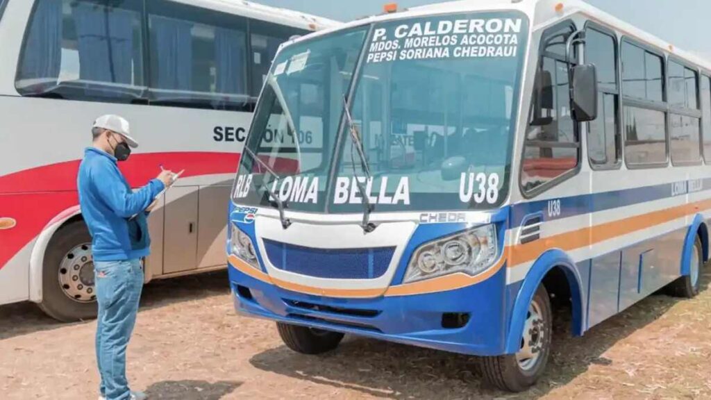 Reprueban revista vehicular mitad de camiones de transporte público en Puebla