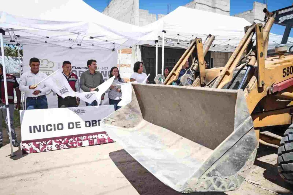 Omar Muñoz inicia pavimentación con adoquín en Sanctorum