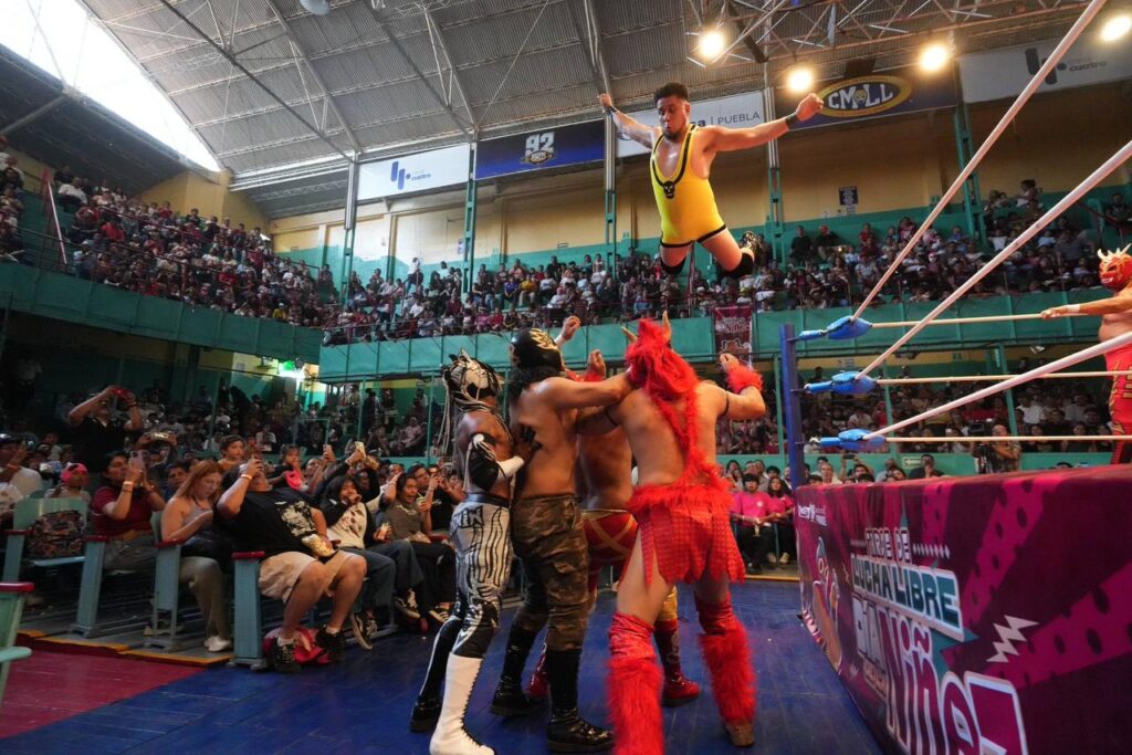 Con función de lucha libre, Pepe Chedraui celebra Día de la Niñez