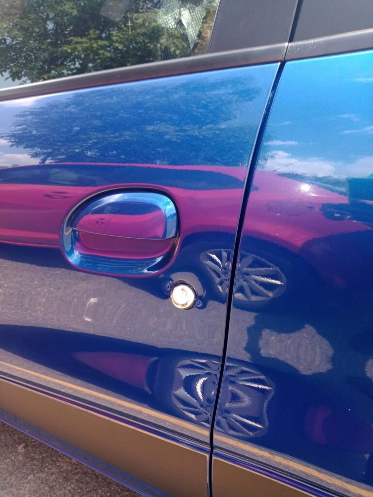 Roban autopartes en estacionamiento del CCU